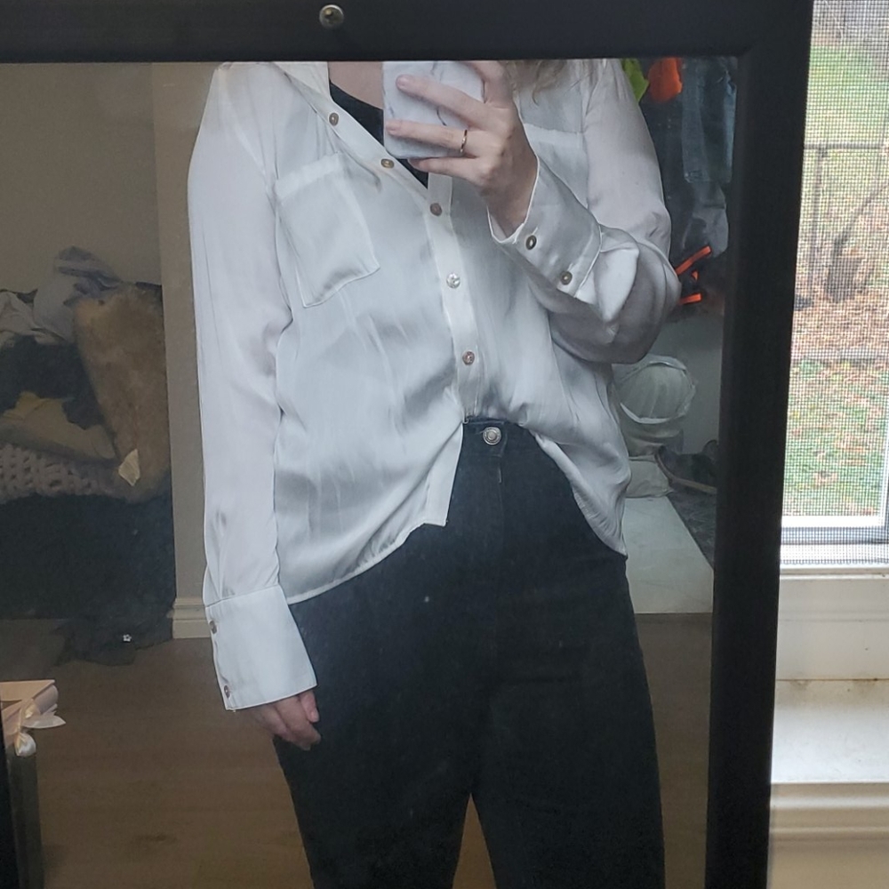 💫 2/$30 • Silky White Blouse